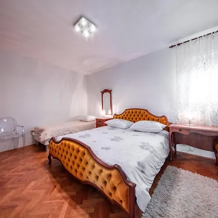 Gg Villa