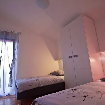 Gg Vila Podstrana